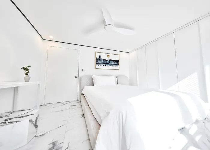 Hta Tailored Service Home&fitness Near Stn Seul