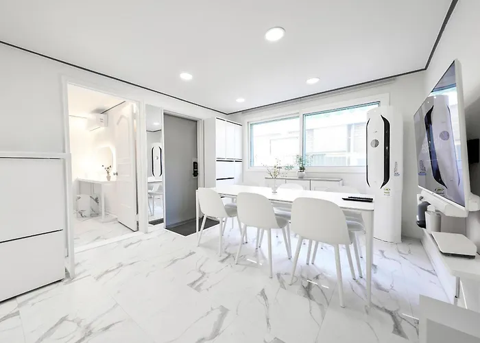 Hta Tailored Service Home&fitness Near Stn Seul
